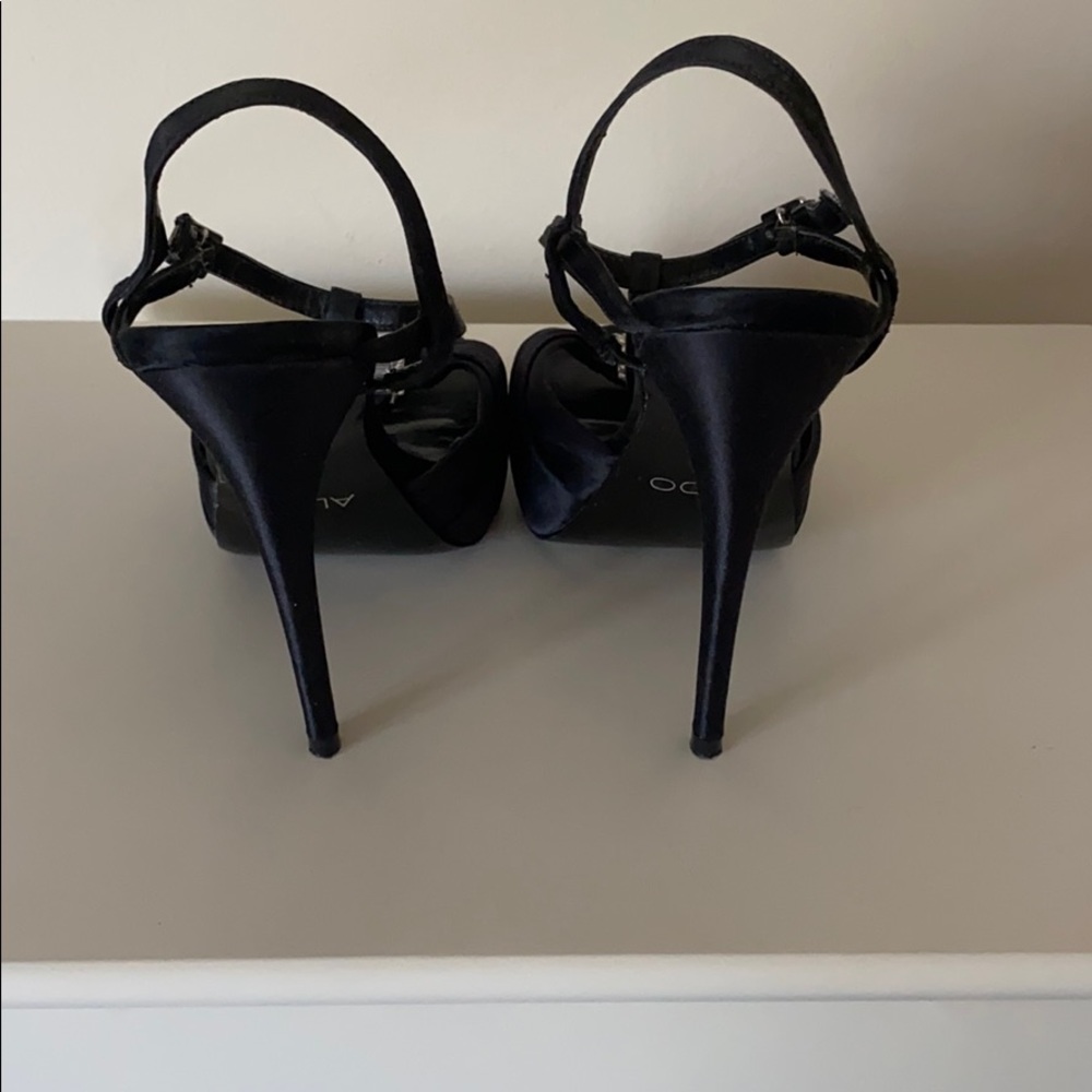 Shoes - Picture 4 of 5